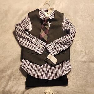 Docker nwt 3t boys 4 piece set